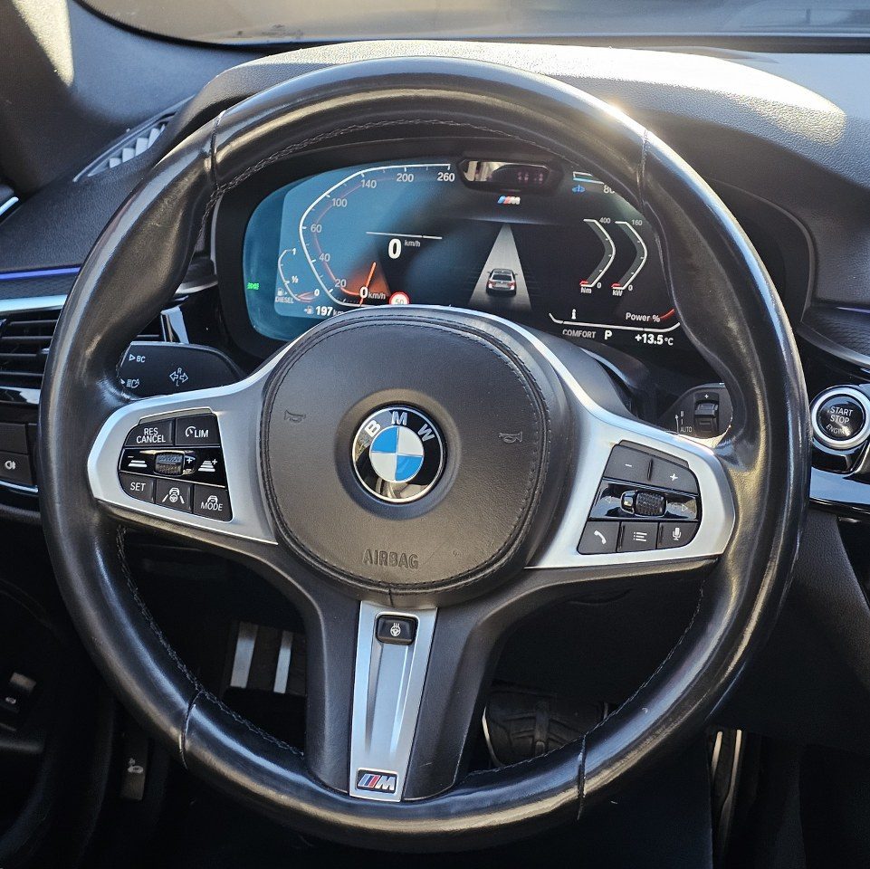 2021 BMW Serija 5 — fotografija 11