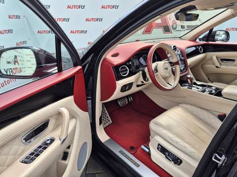 2016 Bentley Bentayga — sličica 11