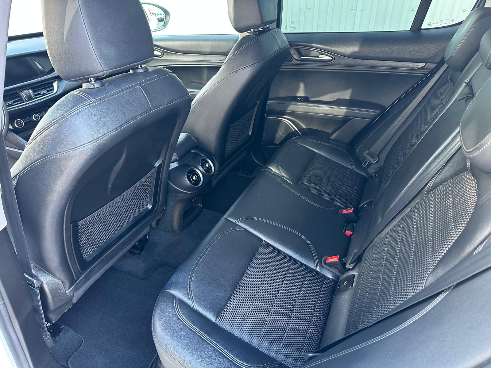 2018 Alfa Romeo Stelvio — fotografija 10