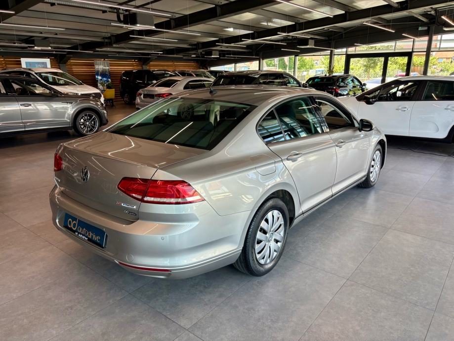 2015 Volkswagen Passat — fotografija 9