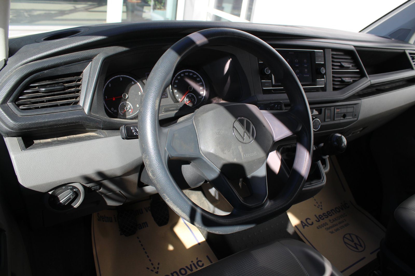 2022 Volkswagen Kombi — fotografija 8