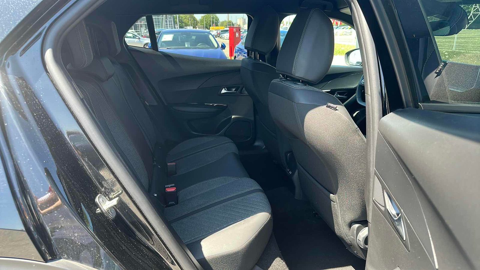 2025 Peugeot 2008 — fotografija 10