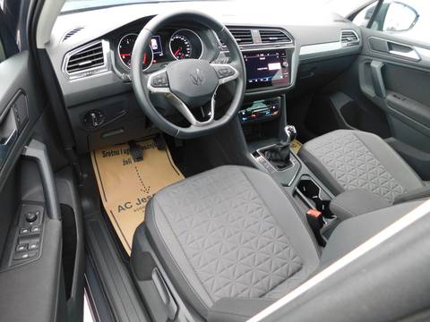 2023 Volkswagen Tiguan — sličica 9
