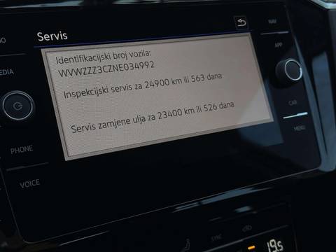 2022 Volkswagen Passat — sličica 21