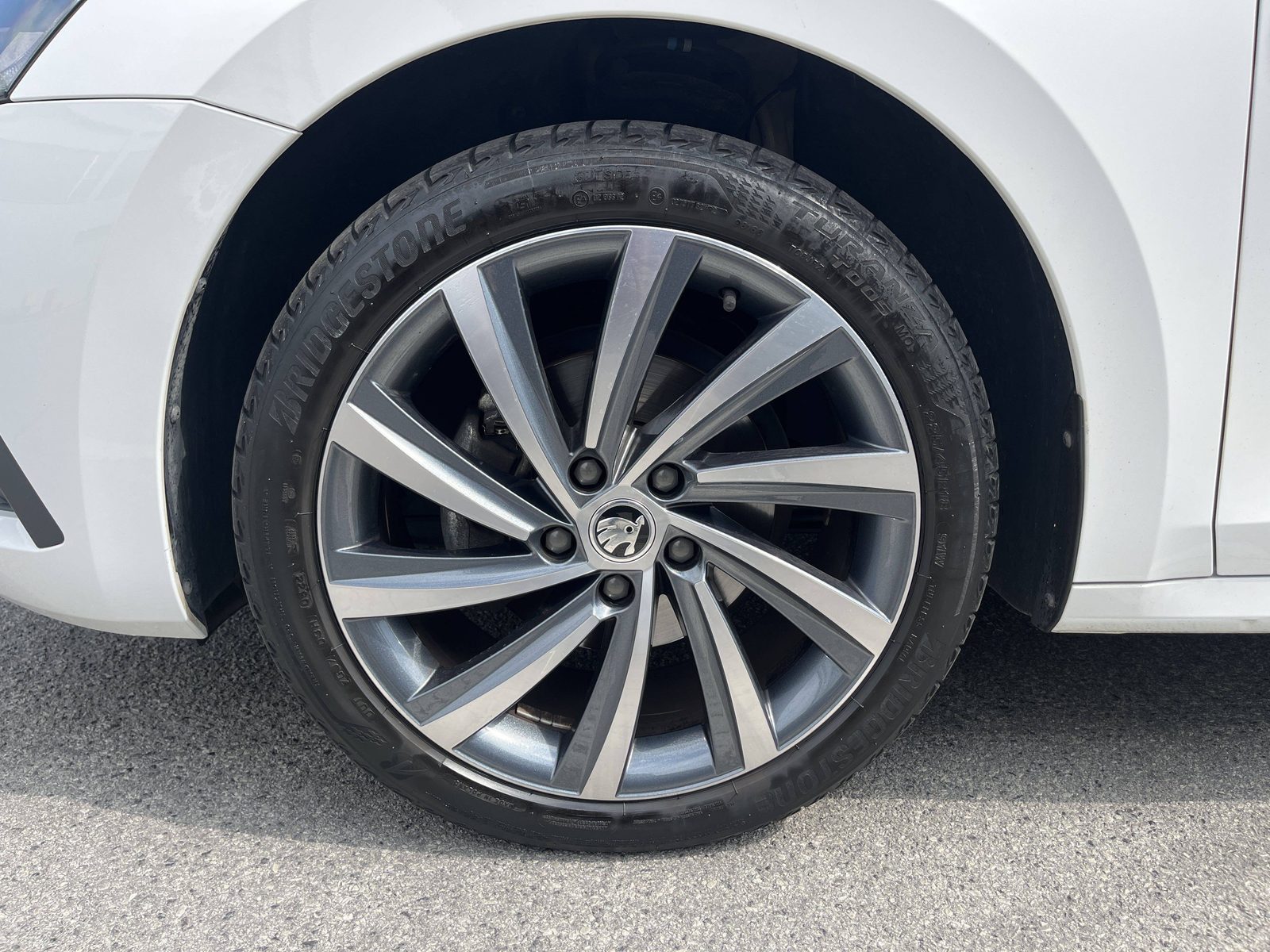 2022 Škoda Octavia Combi — fotografija 16