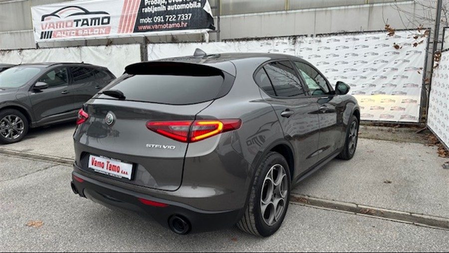 2022 Alfa Romeo Stelvio — fotografija 4