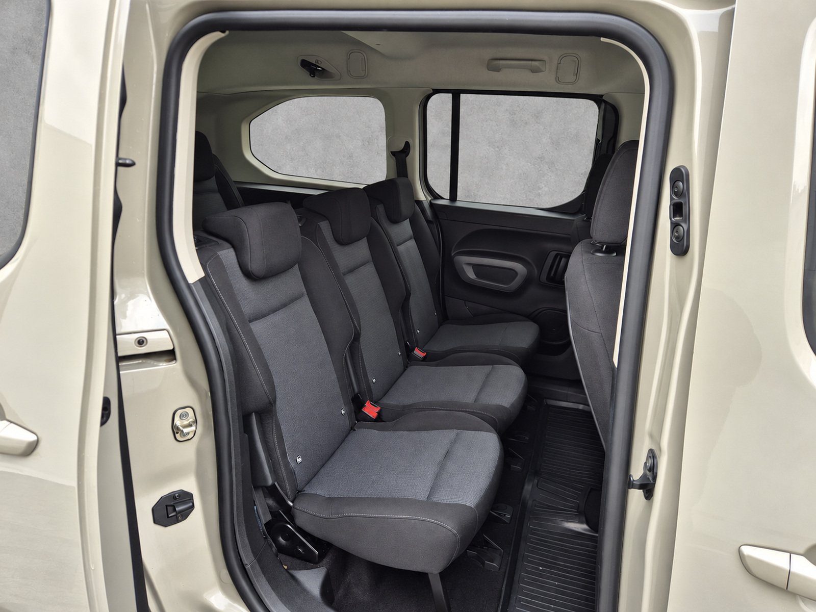 2022 Toyota Proace Verso — fotografija 15