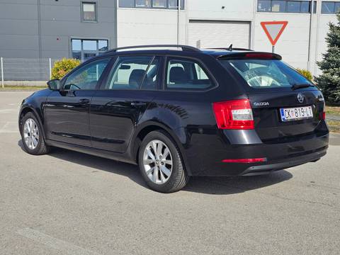 2020 Škoda Octavia — sličica 3