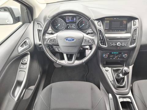 2015 Ford Focus karavan — sličica 8