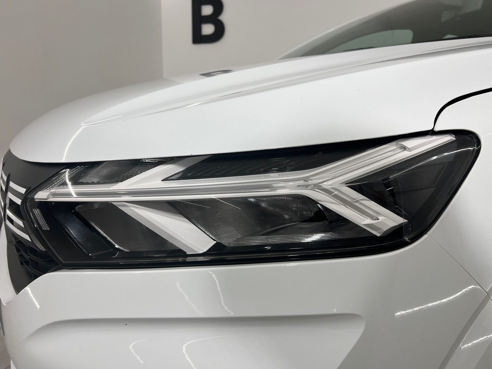 2023 Dacia Sandero — fotografija 10