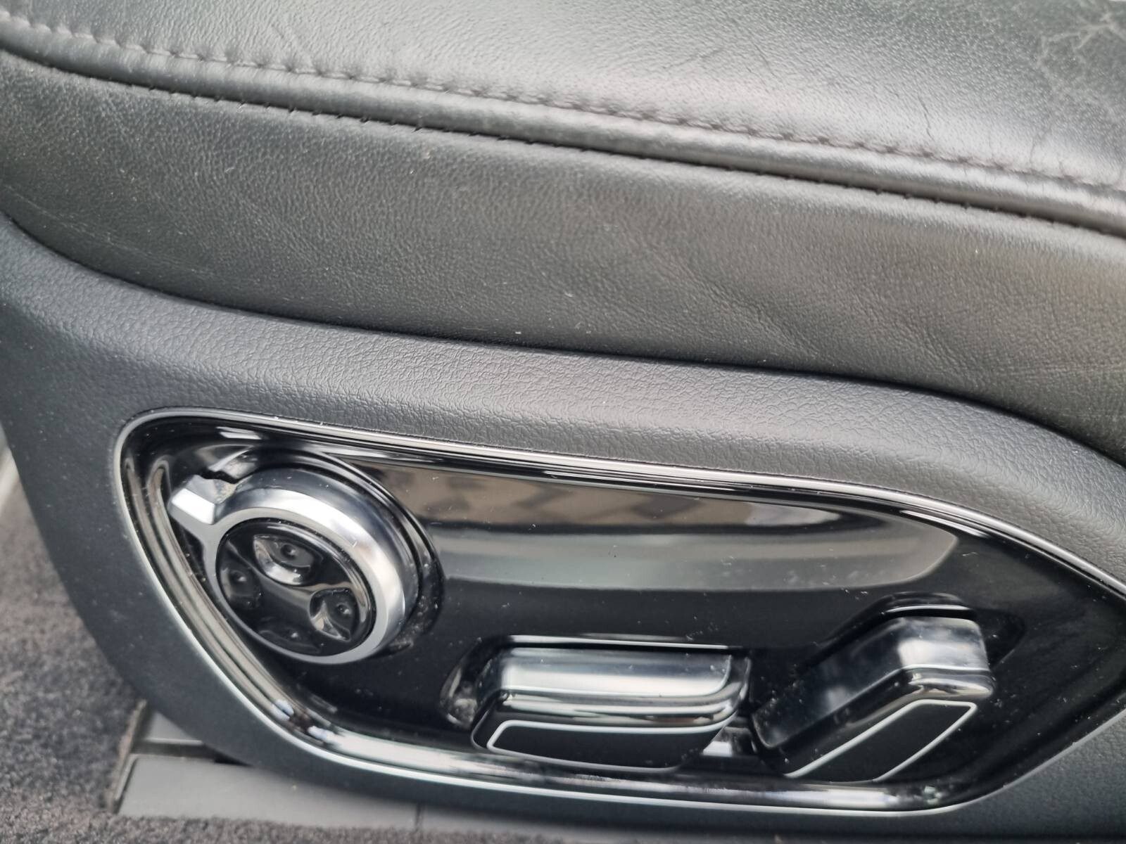 2013 Audi A8 — fotografija 22