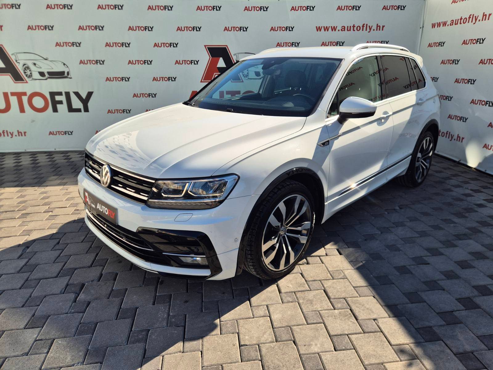 2018 Volkswagen Tiguan R-Line — fotografija 9