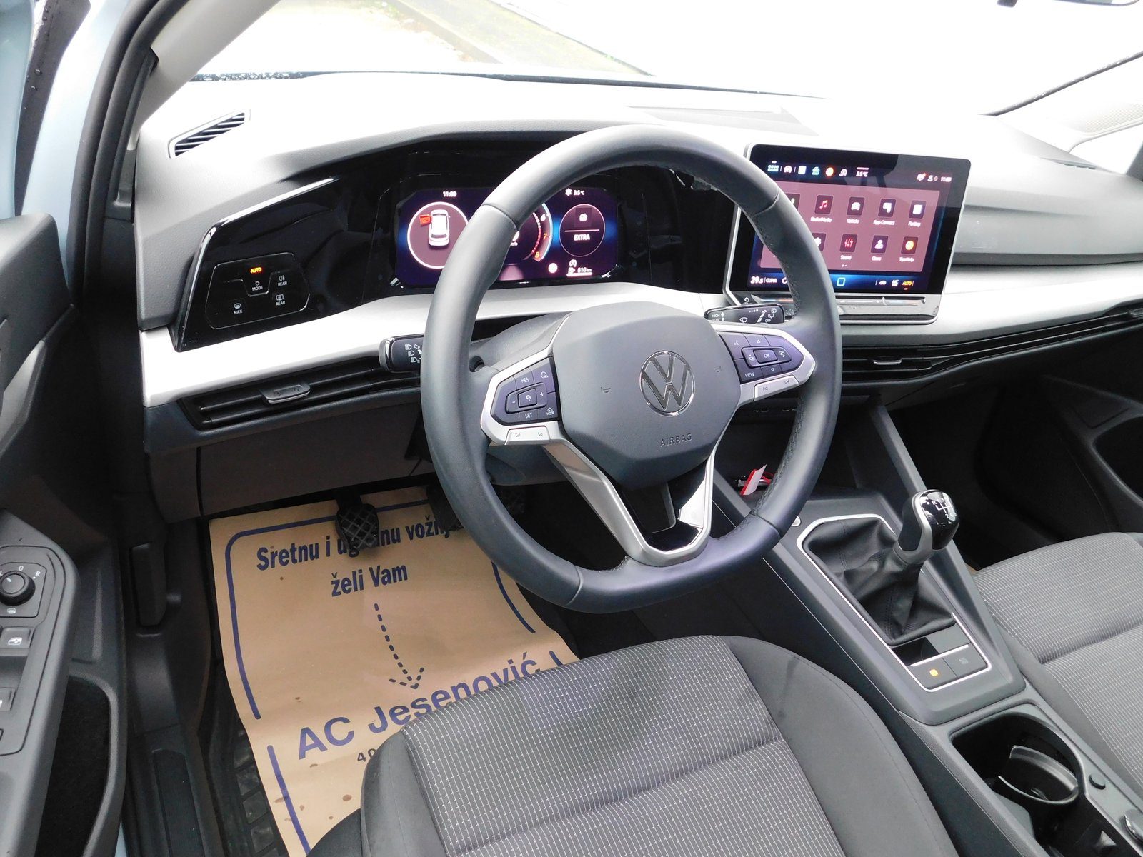 2025 Volkswagen Golf — fotografija 9