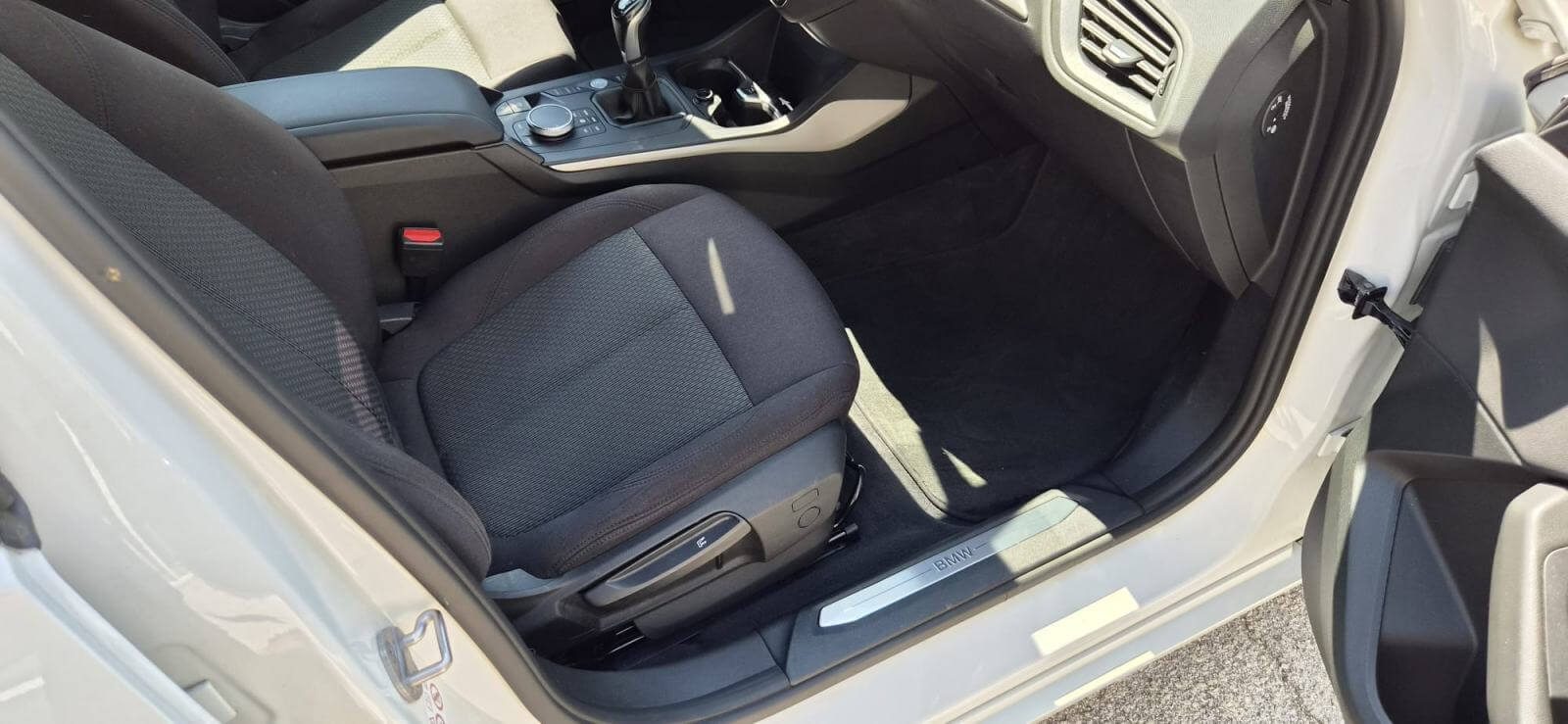 2020 BMW Serija 1 — fotografija 11
