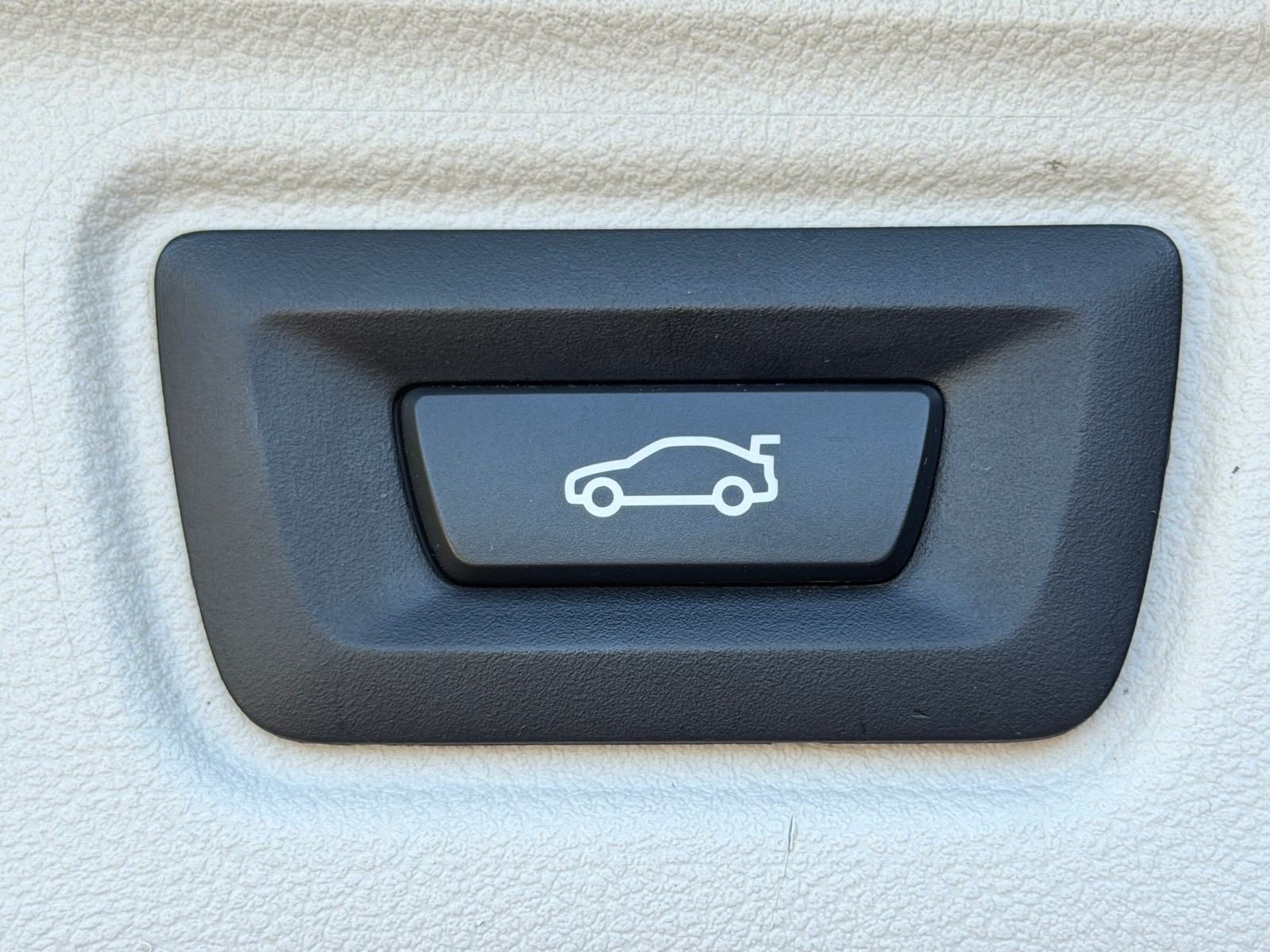 2021 BMW Serija 3 Advantage — fotografija 22
