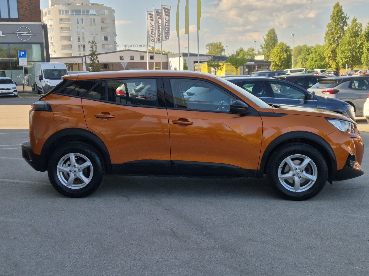 2022 Peugeot 2008 — fotografija 4