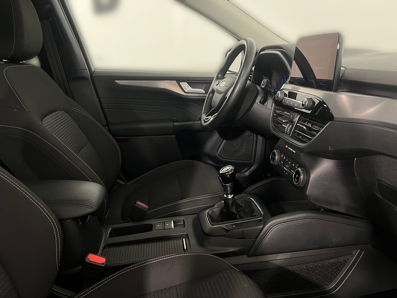 2023 Ford Kuga — fotografija 22