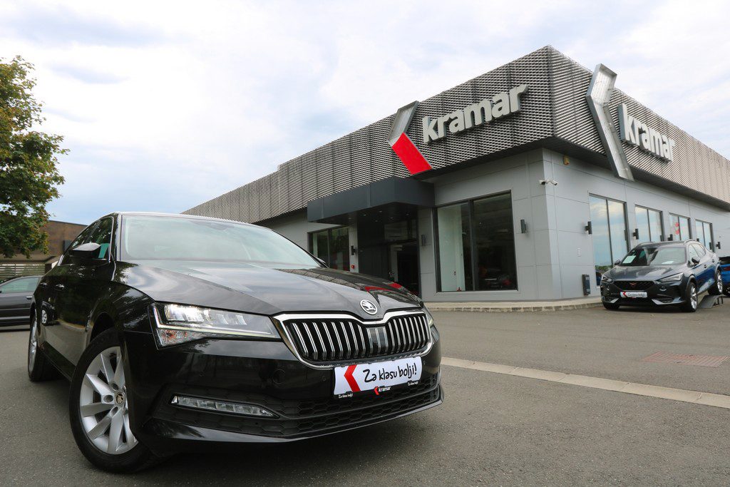 2023 Škoda Superb — fotografija 19