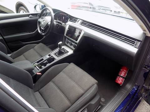 2019 Volkswagen Passat — sličica 11