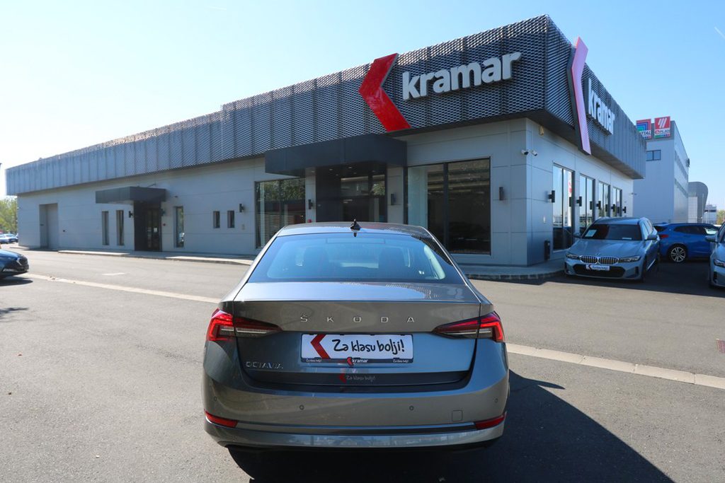2022 Škoda Octavia — fotografija 19