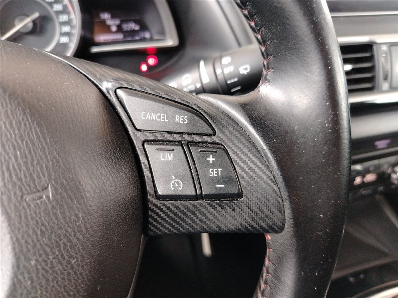 2015 Mazda MAZDA3 — fotografija 17