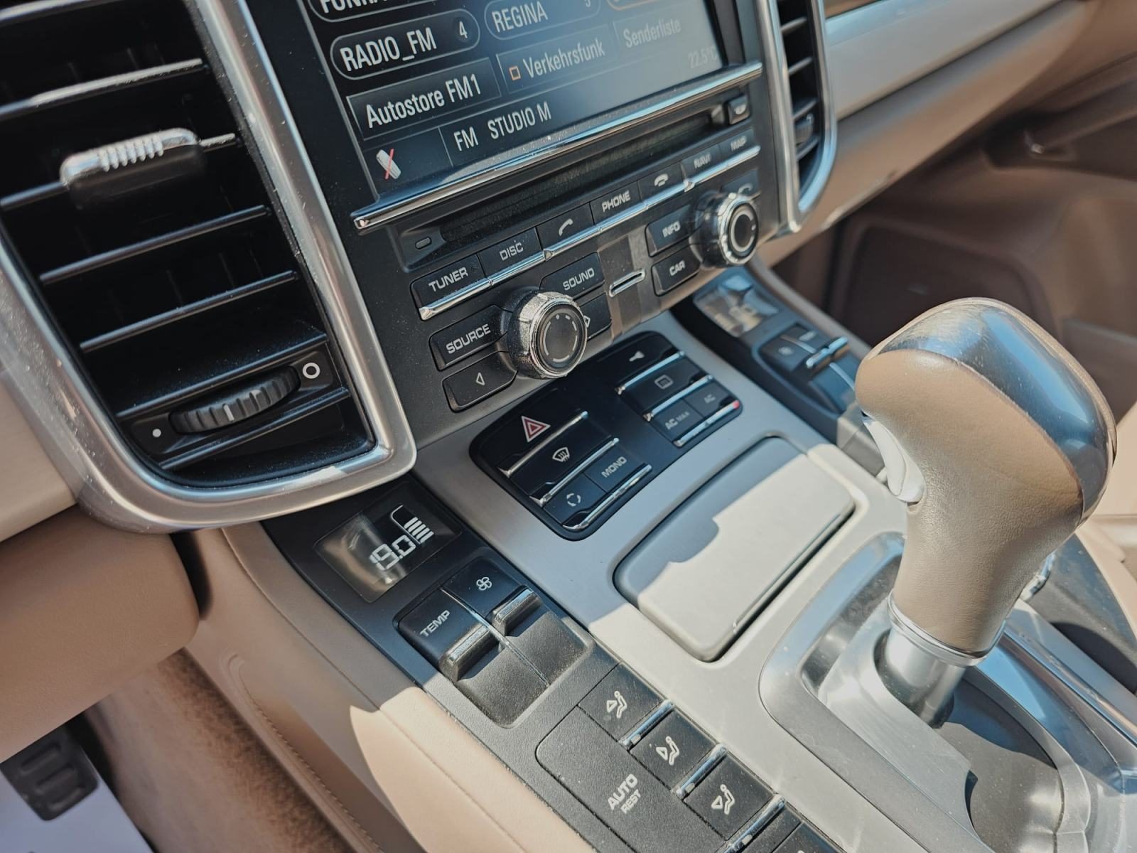 2011 Porsche Cayenne — fotografija 15