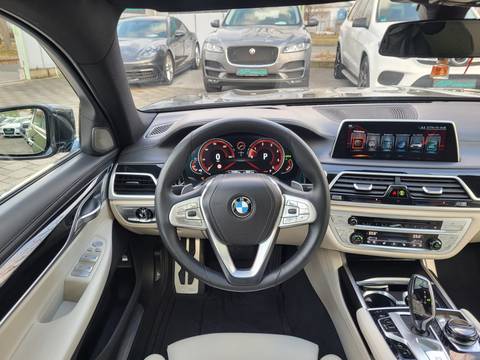 2016 BMW Serija 7 — sličica 19