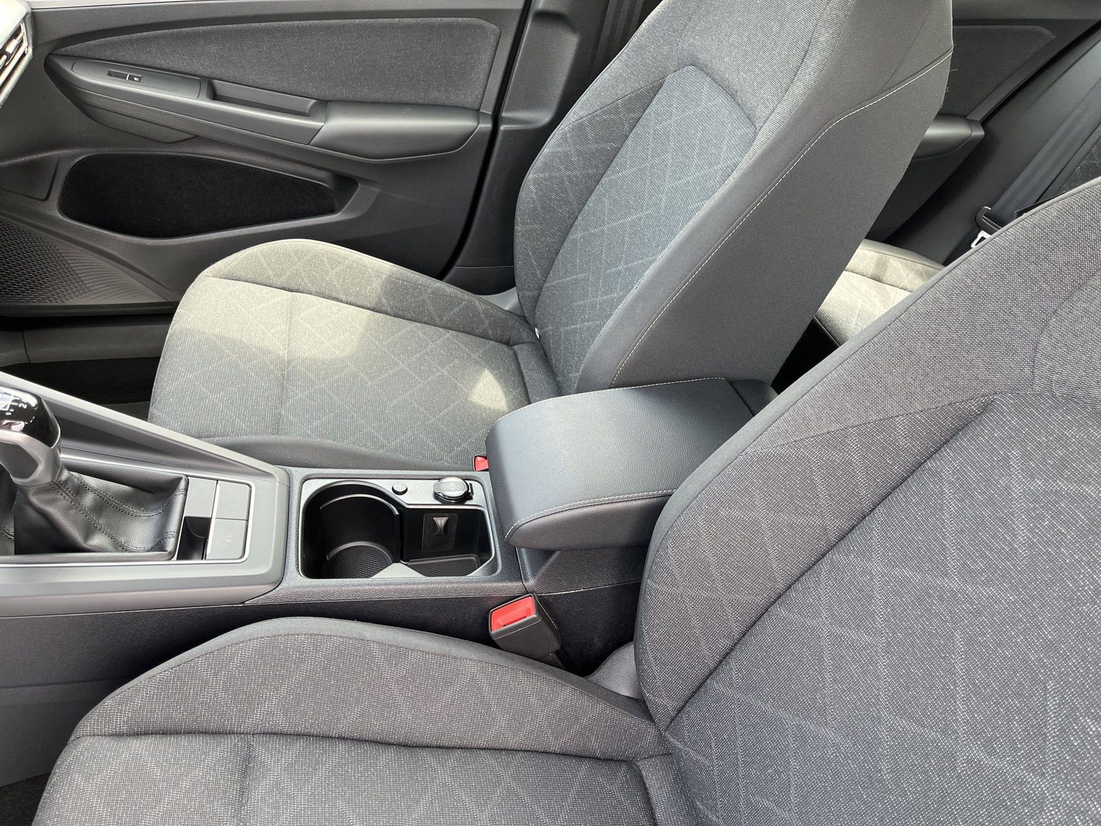 2024 Volkswagen Golf — fotografija 18