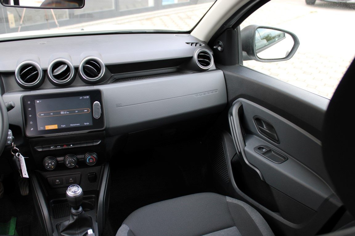 2022 Dacia Duster — fotografija 16