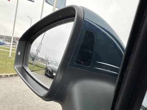 2021 Volkswagen Tiguan — sličica 16