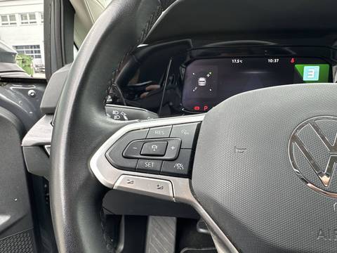 2023 Volkswagen Golf — sličica 30