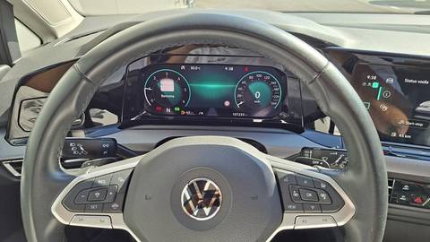 2022 Volkswagen Golf — sličica 17