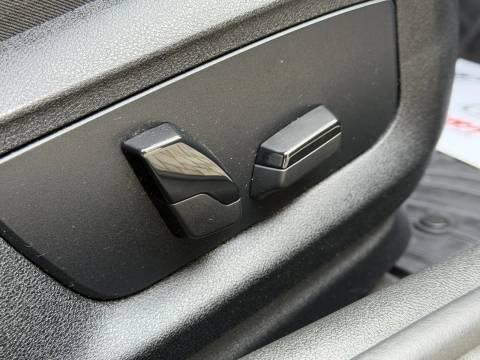 2017 BMW Serija 5 — sličica 16