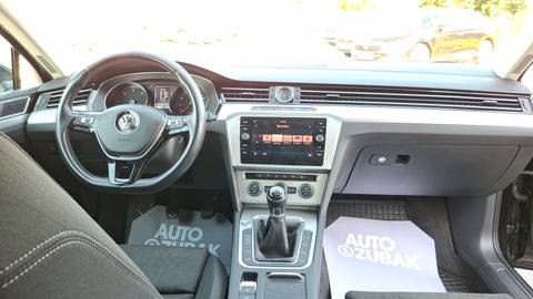 2018 Volkswagen Passat — sličica 11