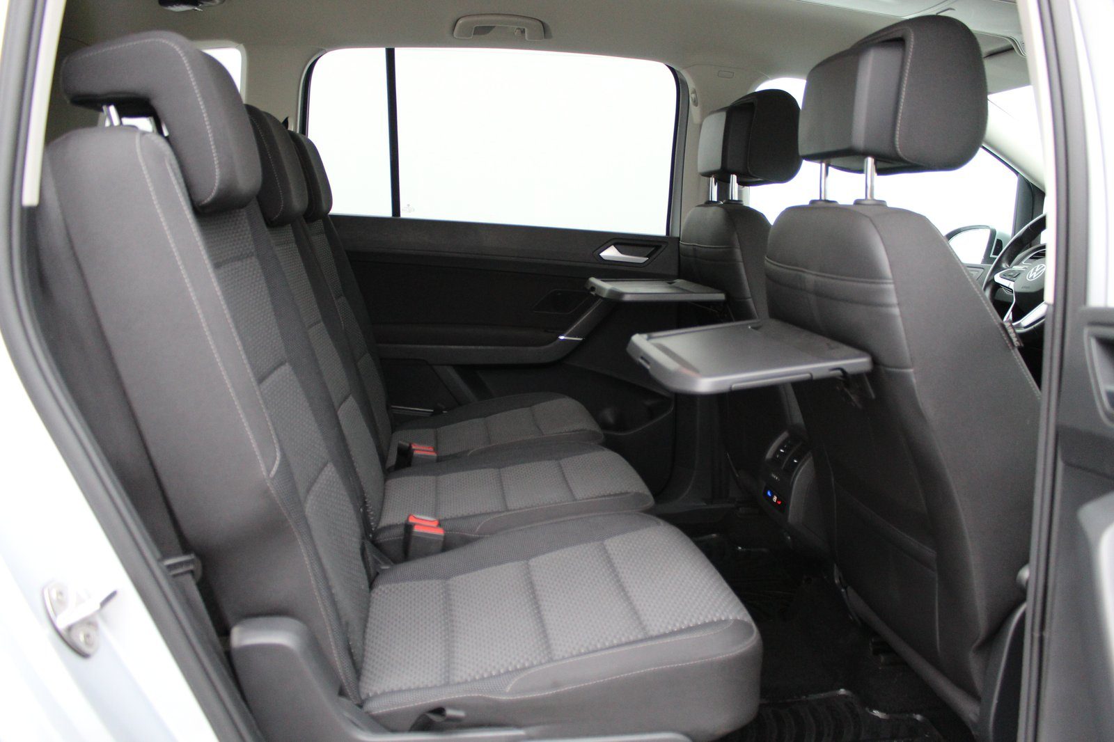 2024 Volkswagen Touran — fotografija 13