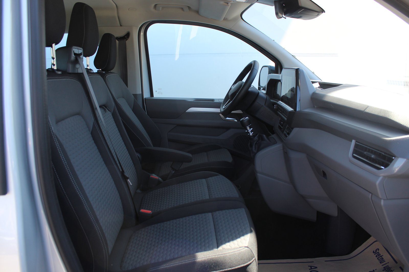2026 Volkswagen Caravelle — fotografija 11