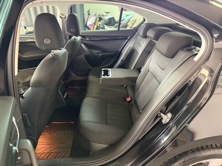 2018 Škoda Octavia — fotografija 12