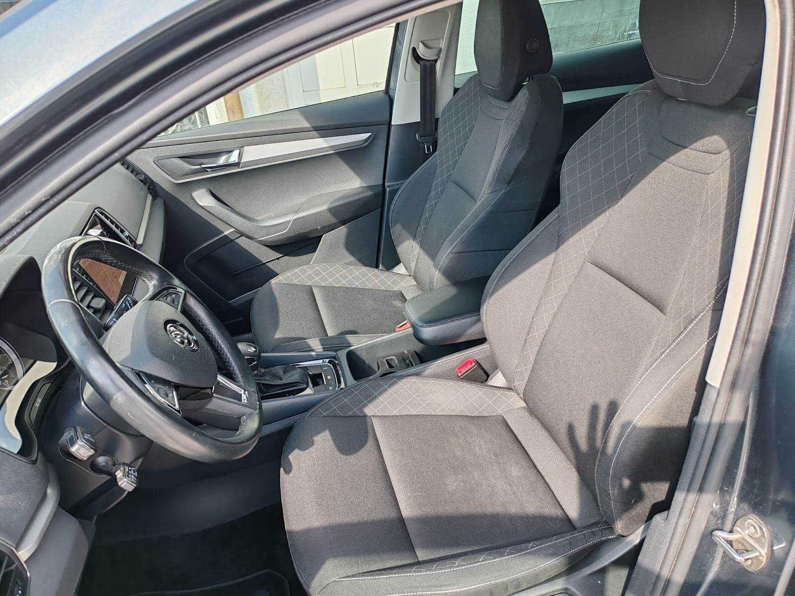 2020 Škoda Karoq — fotografija 10