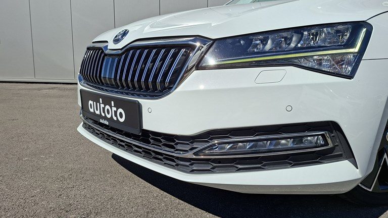 2021 Škoda Superb — fotografija 28