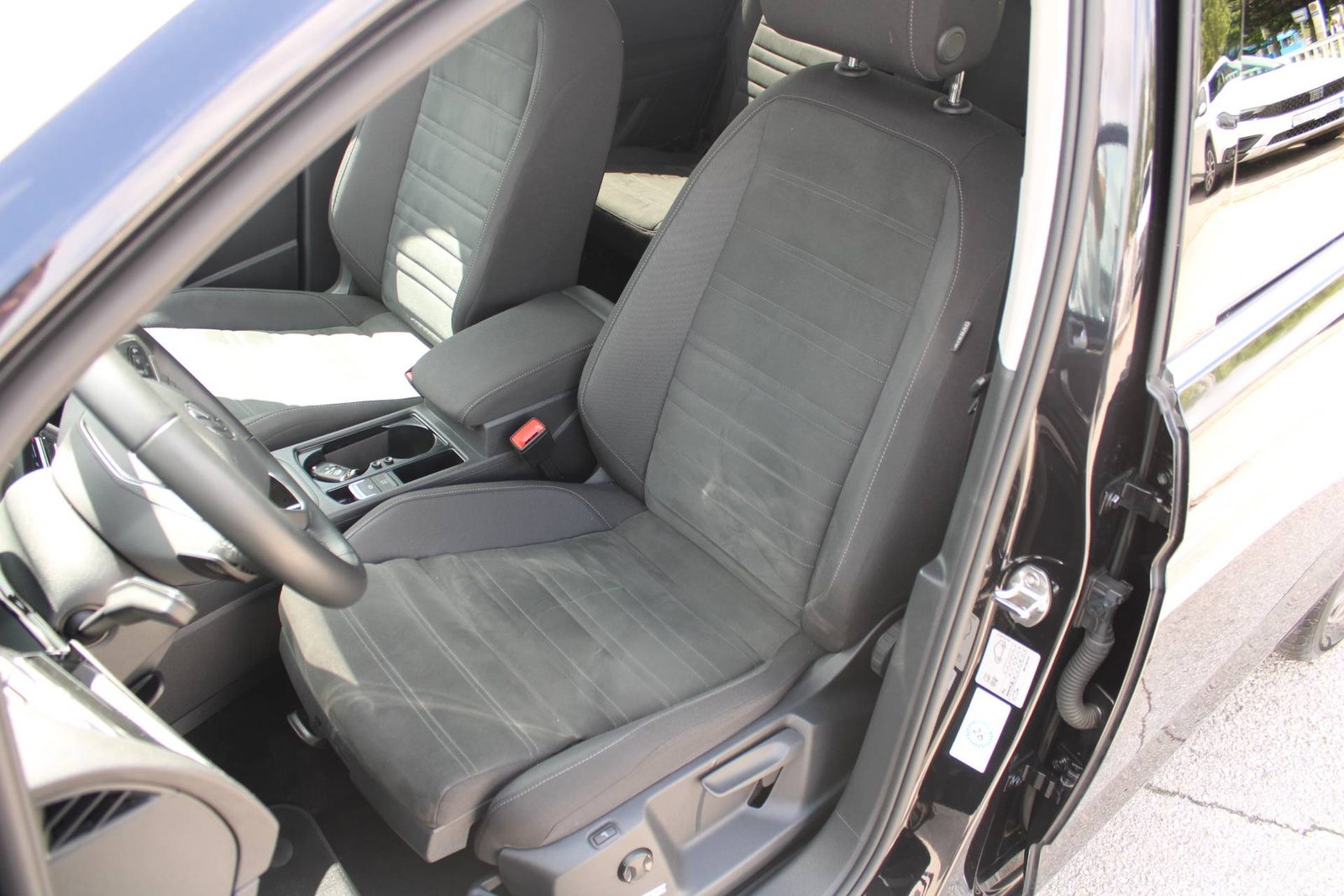 2023 Volkswagen Touran — fotografija 9