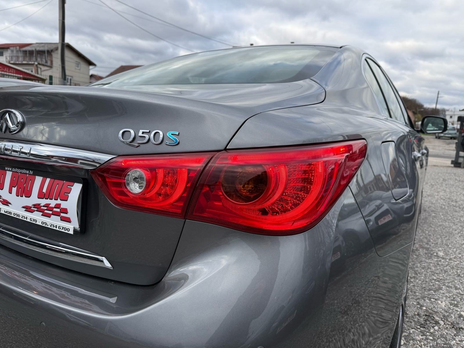2014 Infiniti Q50 — fotografija 9