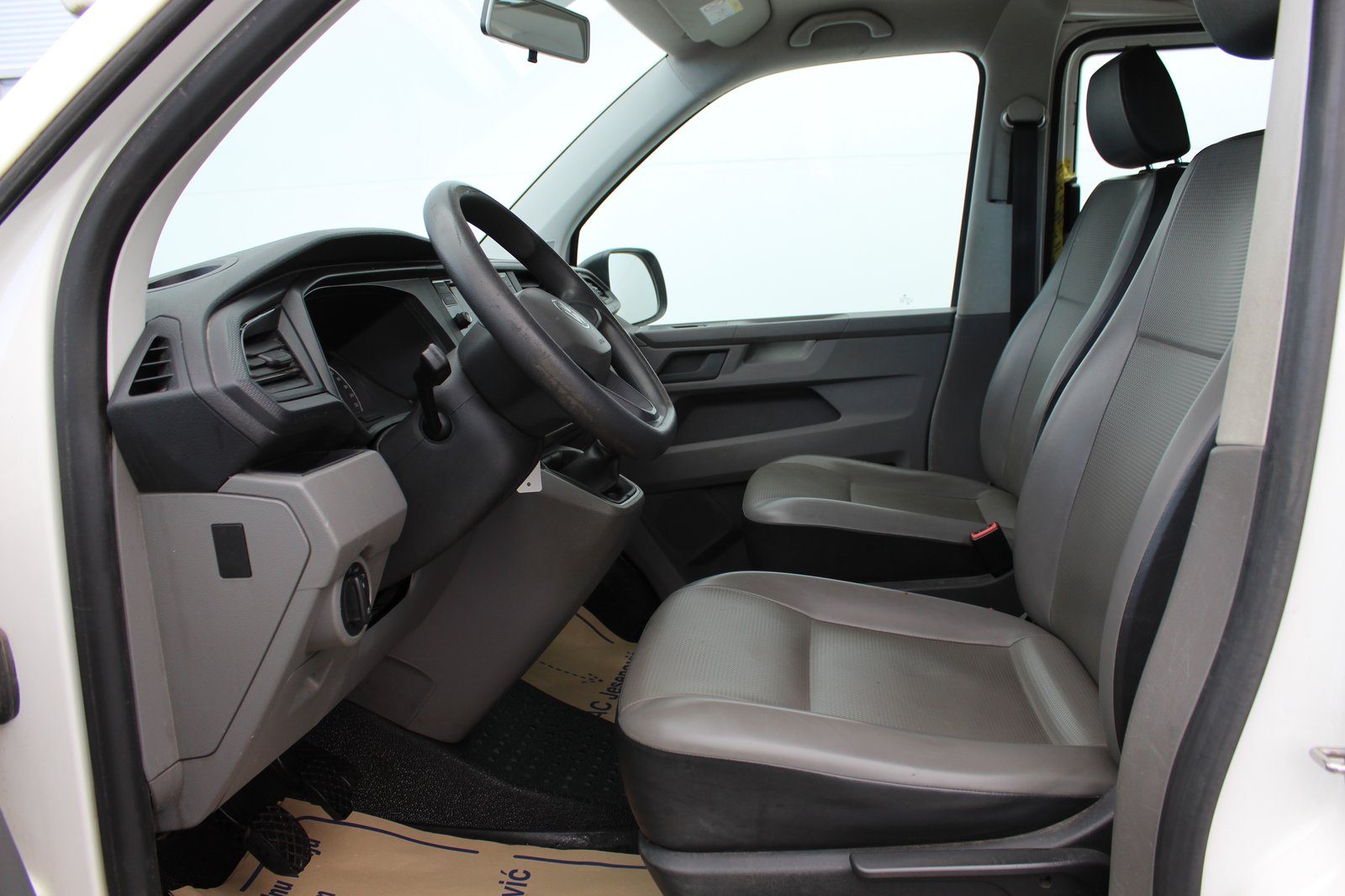 2021 Volkswagen Kombi — fotografija 7