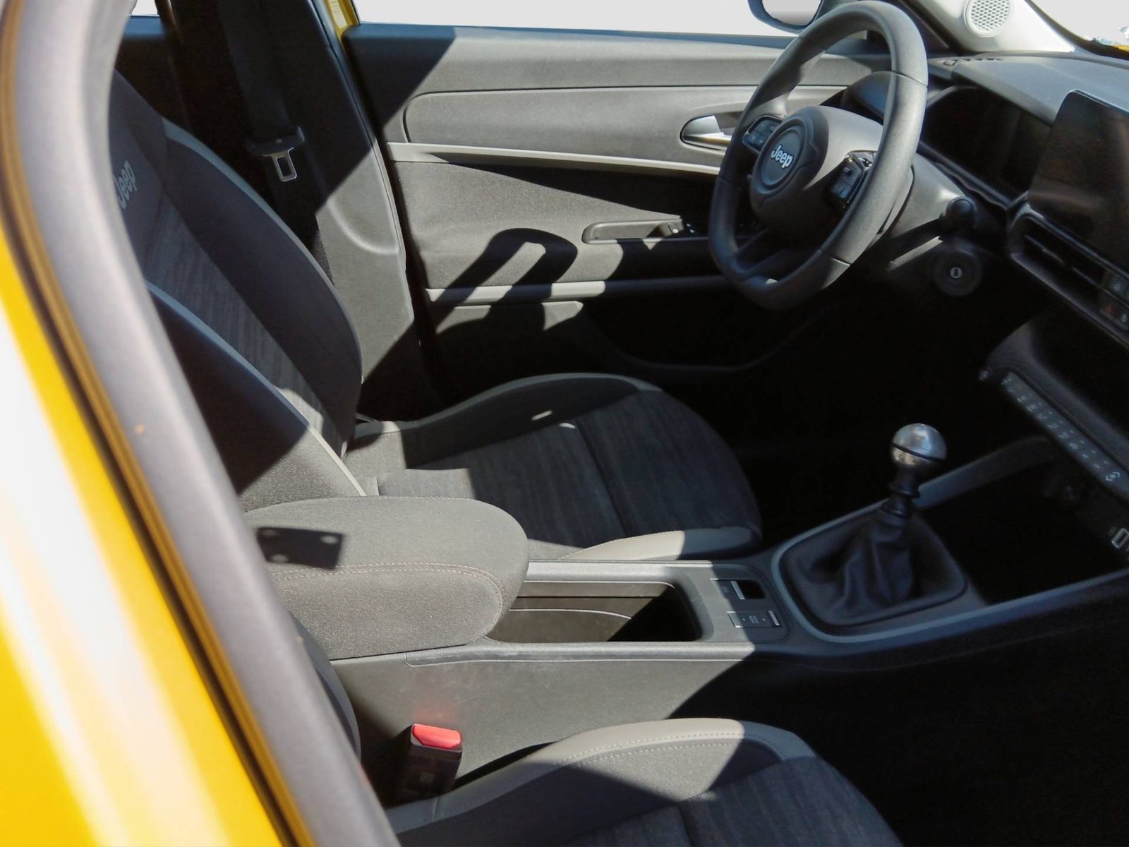 2024 Jeep Avenger — fotografija 13