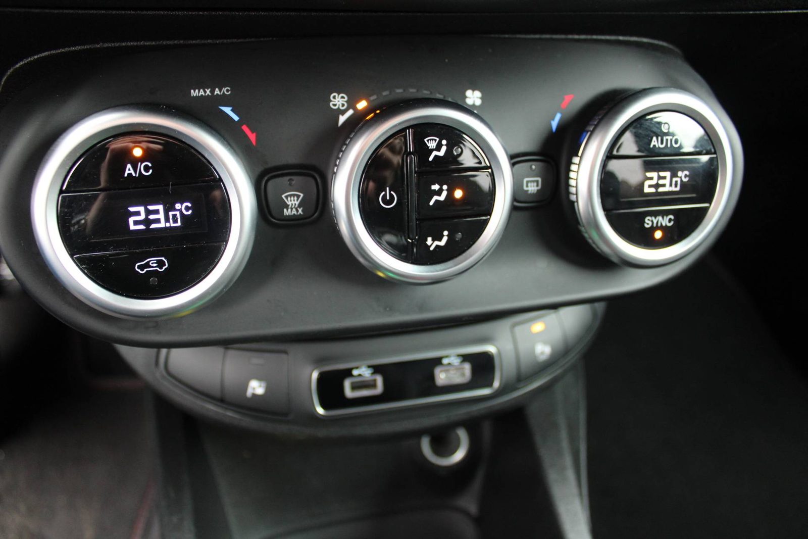 2021 Fiat 500X — fotografija 22
