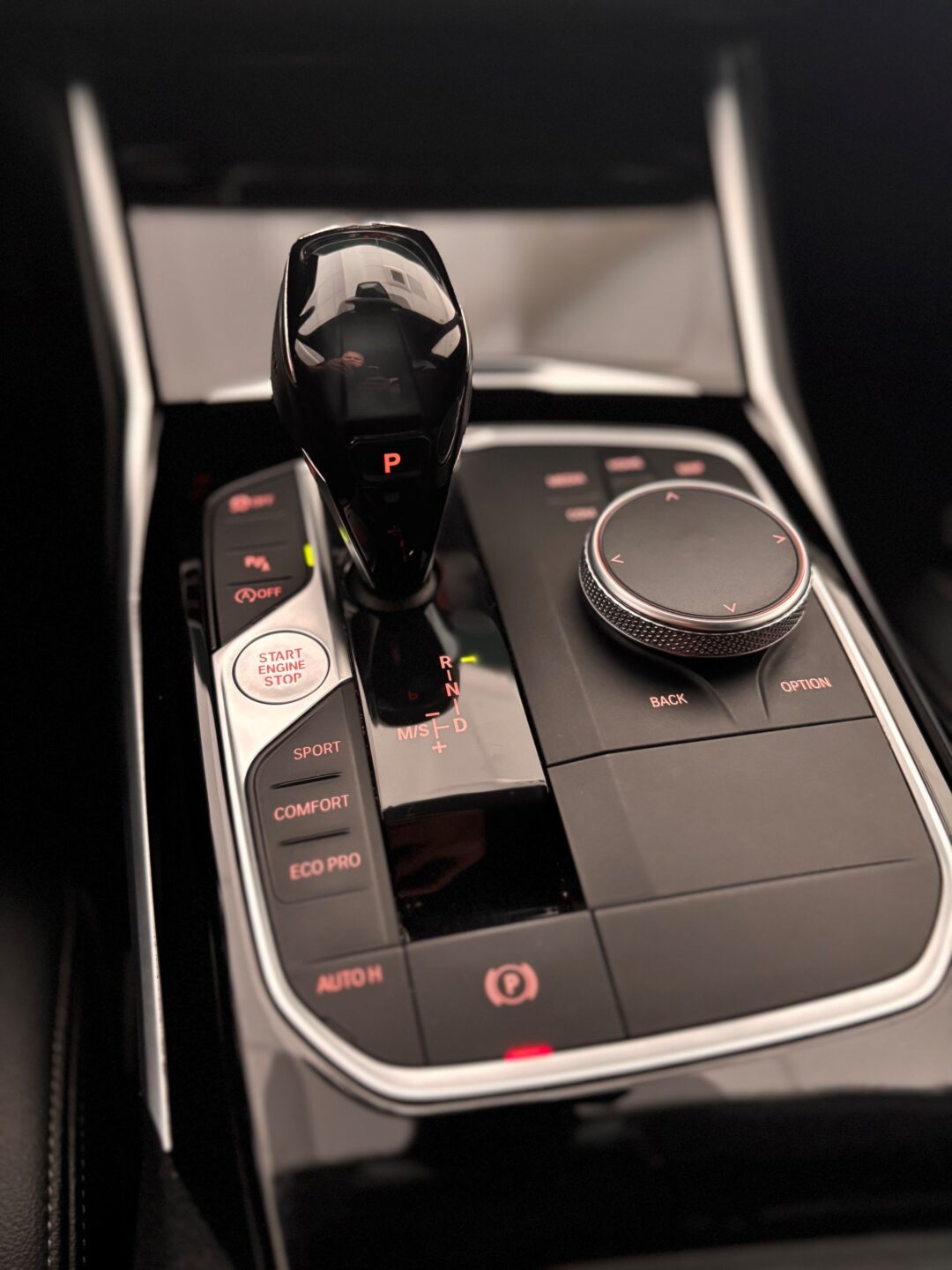 2020 BMW Serija 3 Sport Line — fotografija 21
