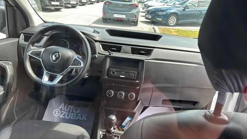 2022 Renault Express — sličica 11