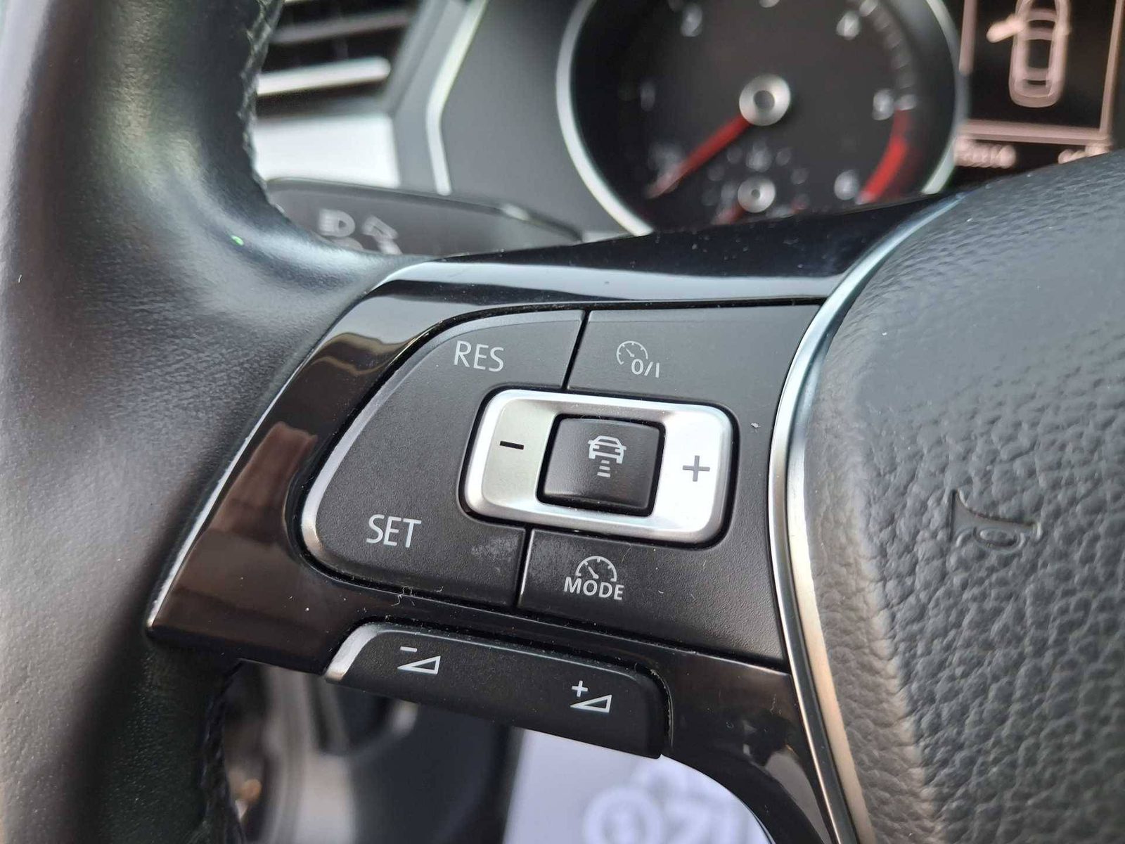 2018 Volkswagen Passat — fotografija 24