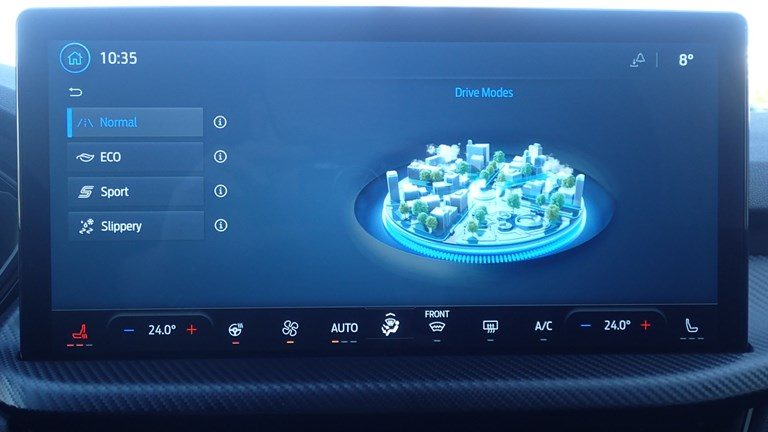 2024 Ford Kuga — fotografija 12