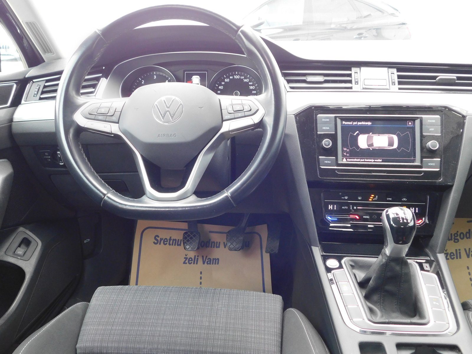 2021 Volkswagen Passat — fotografija 10
