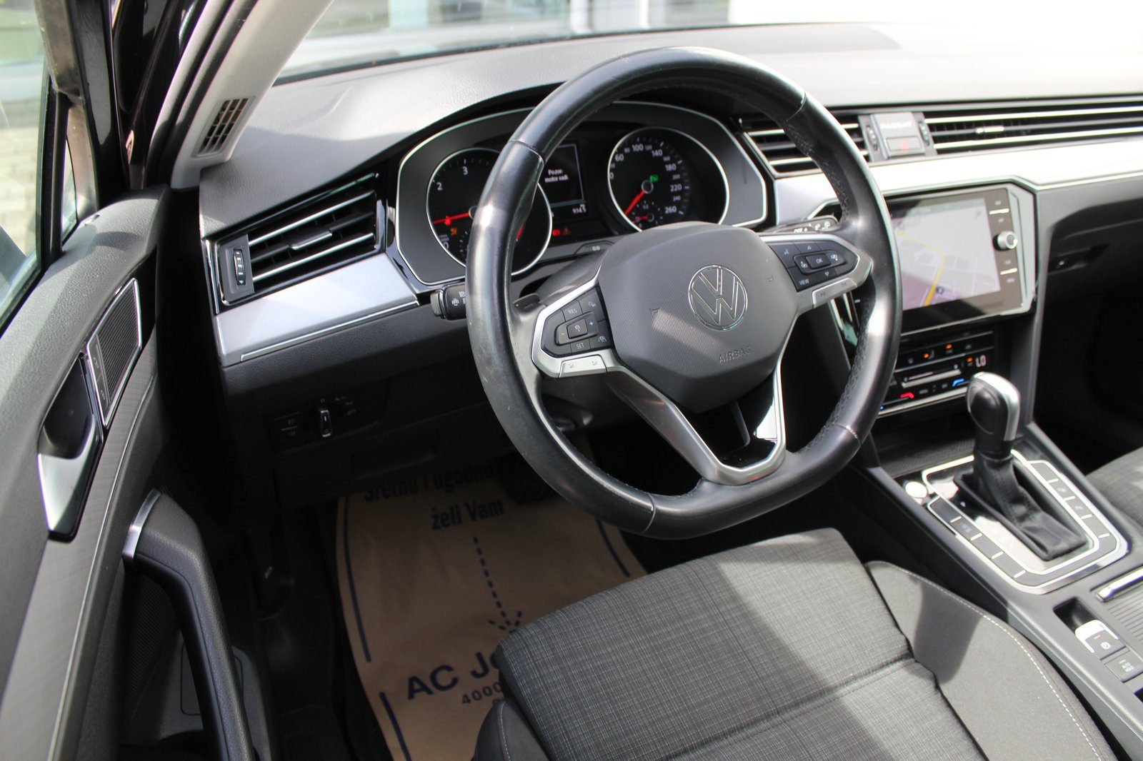 2022 Volkswagen Passat Variant — fotografija 9